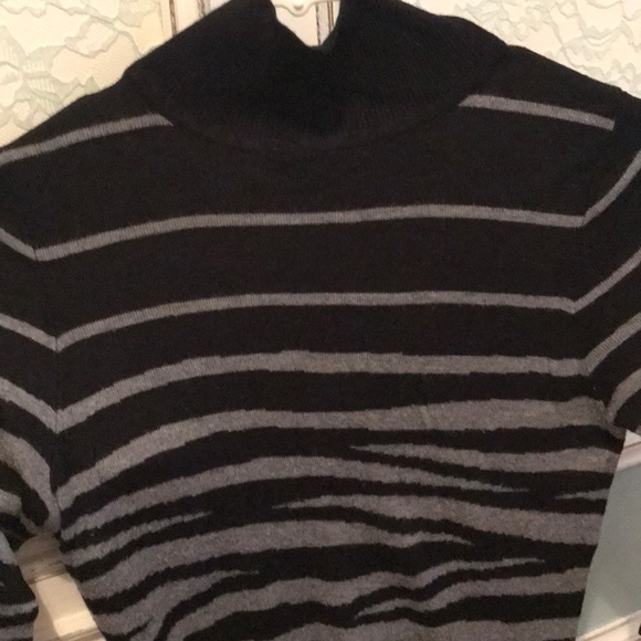 Top - Picture 3 of 4